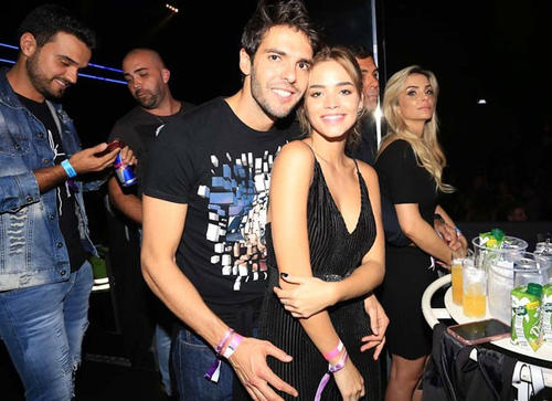 卡卡离婚原因_卡卡现任妻子